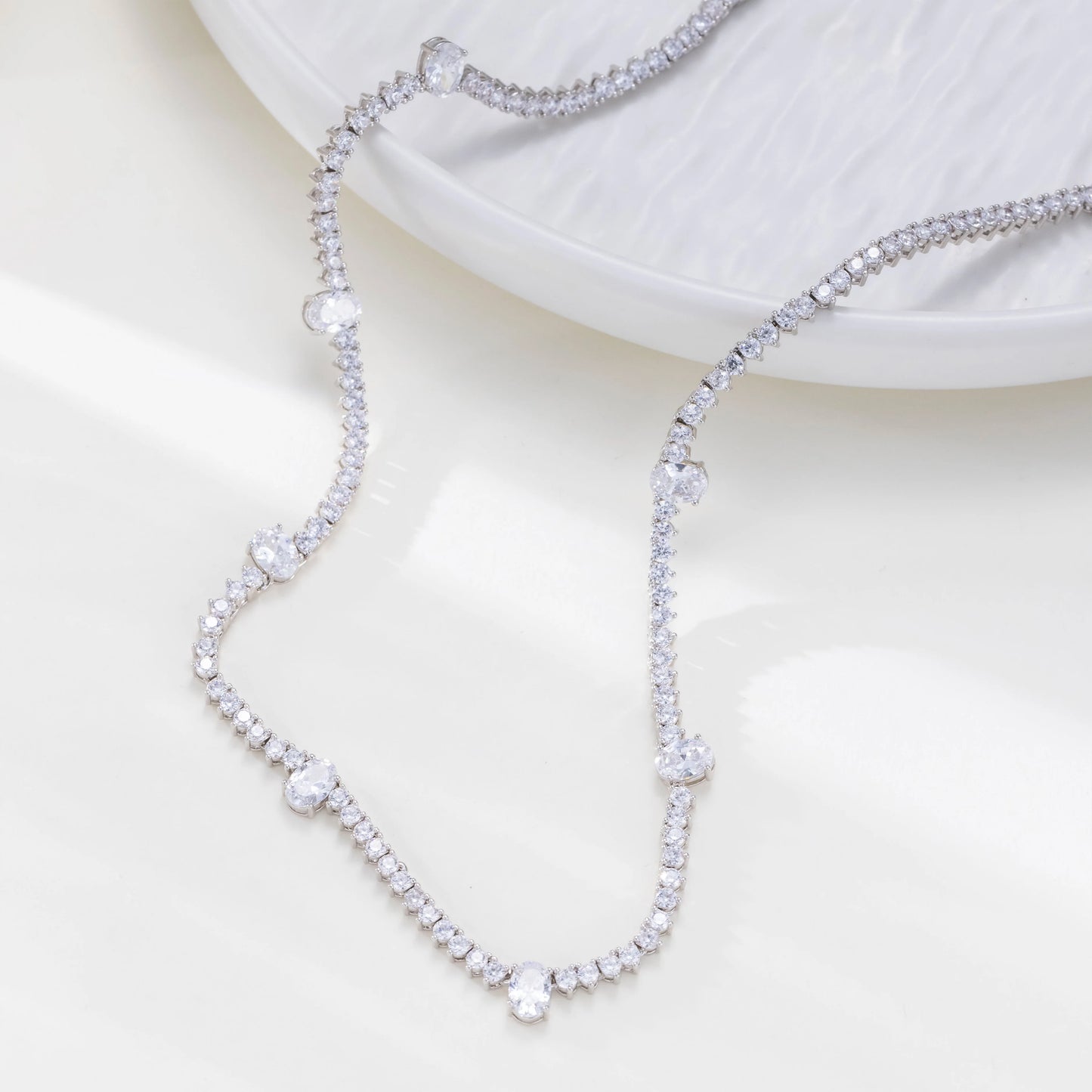 Fashionable Necklace for Woman 18k White Gold Necklace