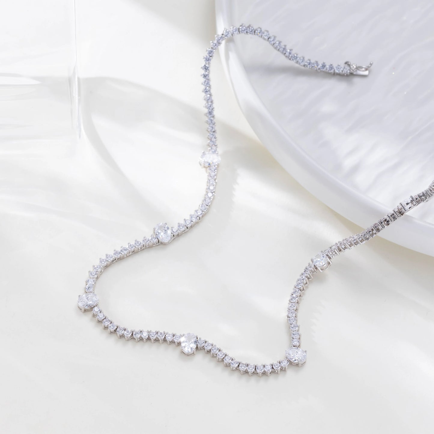 Fashionable Necklace for Woman 18k White Gold Necklace