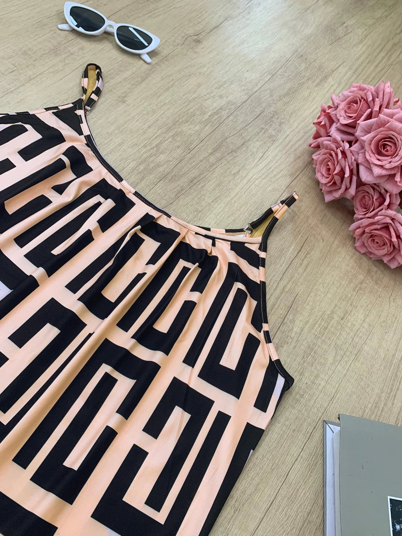 Plus size women's clothing elegant and fashionable contrast printed suspender tops spring, summer and autumn style